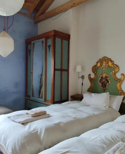 Viento De Ladera Con Piscina Cubierta